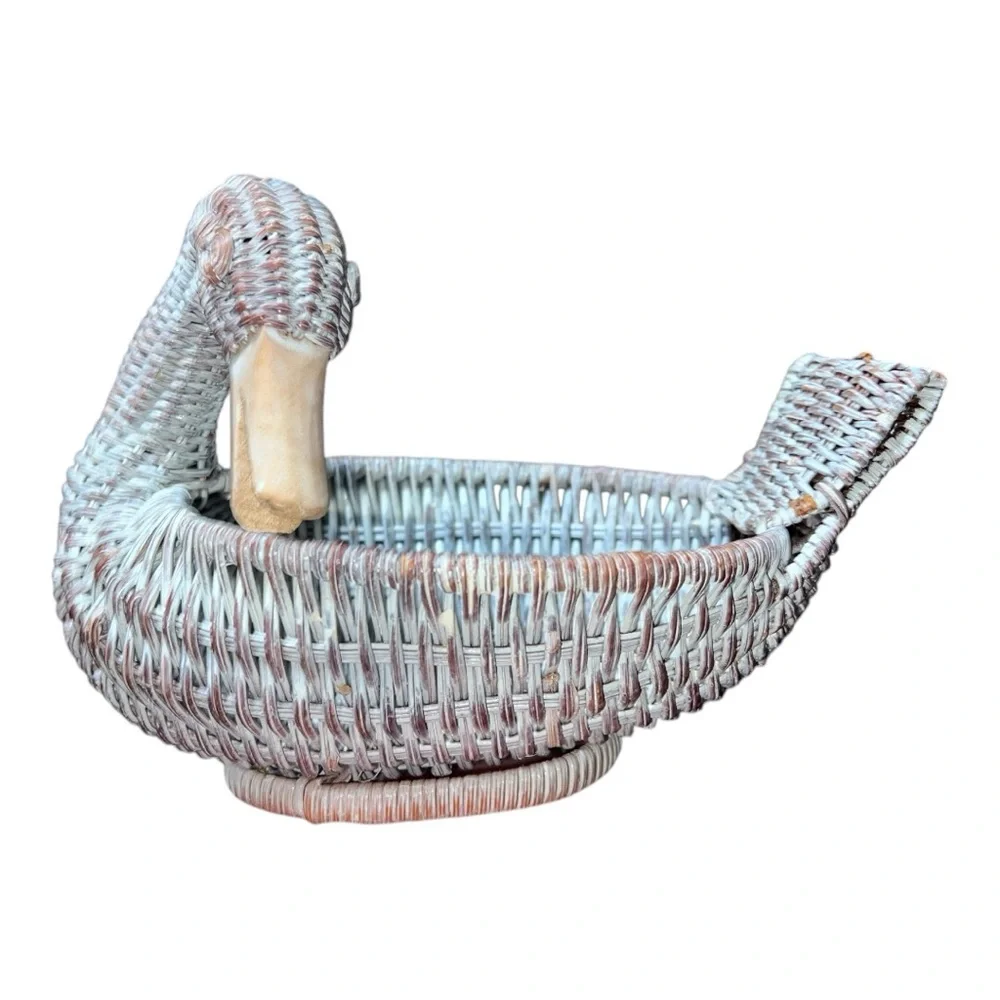 Wicker Duck Bird Nest - White and Brown